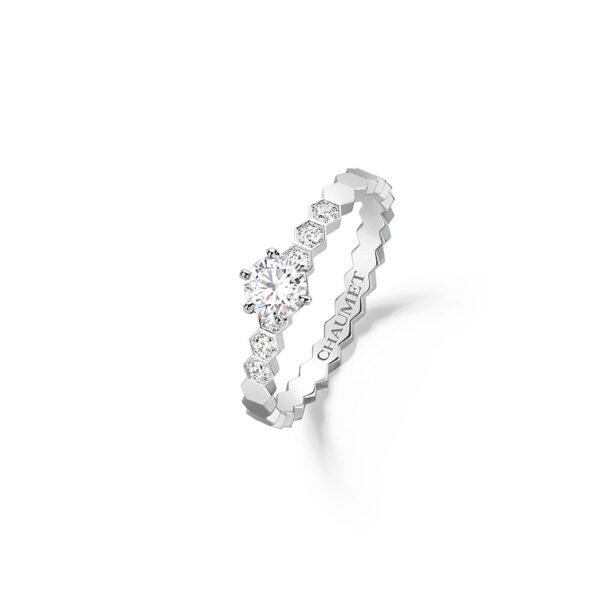 Bee De Solitaire In White Gold, Set With Brilliant-Cut Stone. - Image 3