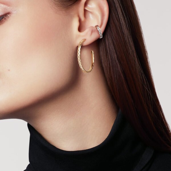 Coco Crush Hoop Earrings Quilted Motif - Image 3